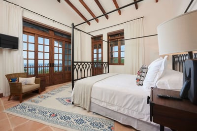 Luxury Villa Photo #14