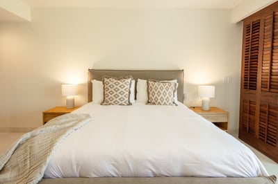 Luxury Villa Photo #25