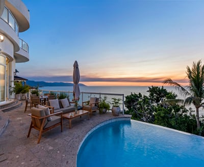 Luxury Villa Photo #16