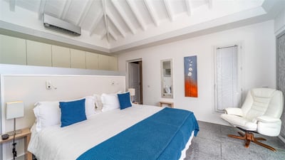 Luxury Villa Photo #39