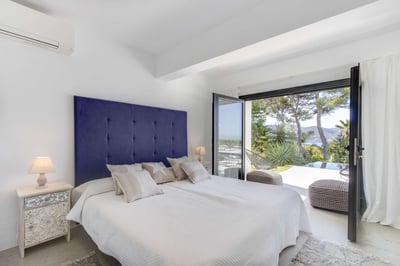 Luxury Villa Photo #23
