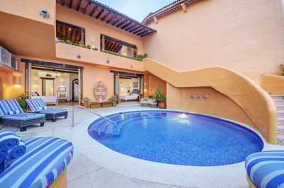 Luxury Villa Photo #4