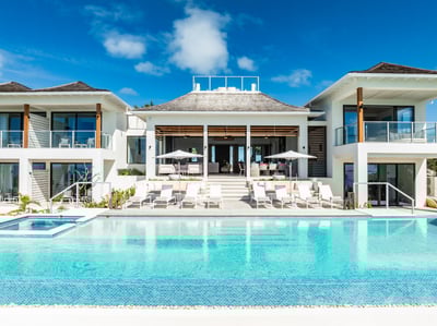 Luxury Villa Photo #4
