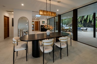 Luxury Villa Photo #40