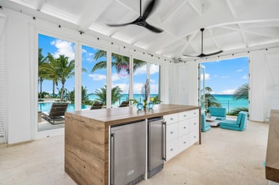 Luxury Villa Photo #38