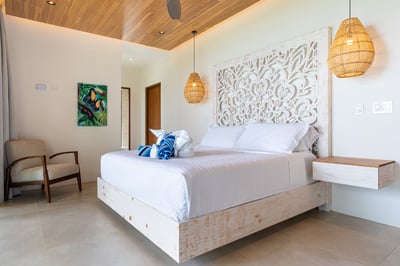 Luxury Villa Photo #47
