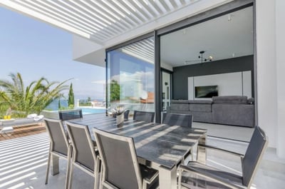 Luxury Villa Photo #3