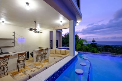 Luxury Villa Photo #9