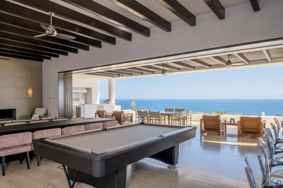 Luxury Villa Photo #10