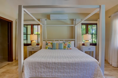 Luxury Villa Photo #42