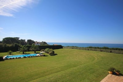 Luxury Villa Photo #3