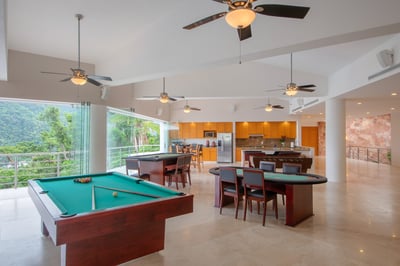 Luxury Villa Photo #34