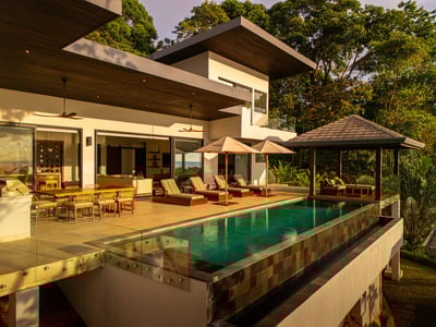Luxury Villa Photo #2