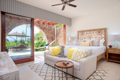Luxury Villa Photo #35