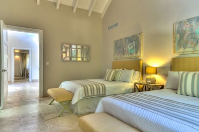 Luxury Villa Photo #29