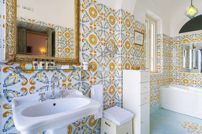 Luxury Villa Photo #34