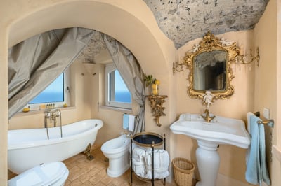 Luxury Villa Photo #35