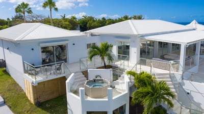 Luxury Villa Photo #9