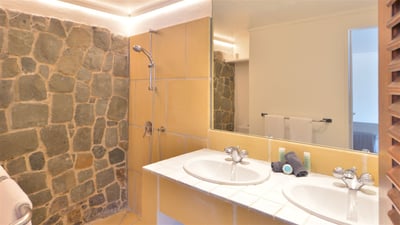 Luxury Villa Photo #37