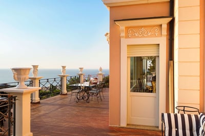 Luxury Villa Photo #17