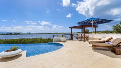 Luxury Villa Photo #5