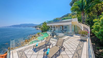 Luxury Villa Photo #9