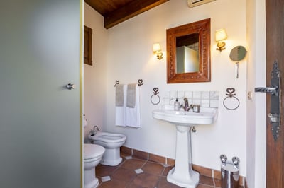 Luxury Villa Photo #23