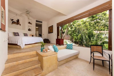 Luxury Villa Photo #18