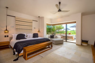 Luxury Villa Photo #14