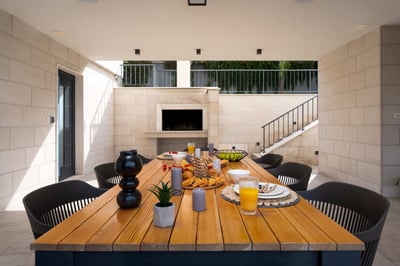 Luxury Villa Photo #16