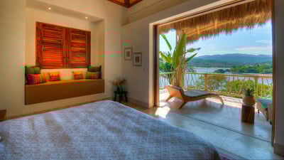 Luxury Villa Photo #37