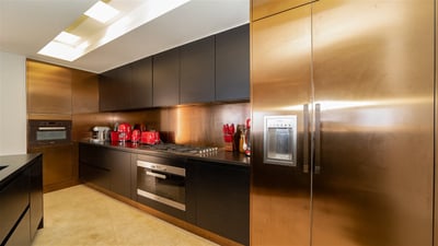 Kitchen & Dining Area