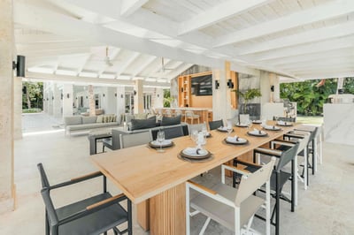 Luxury Villa Photo #17