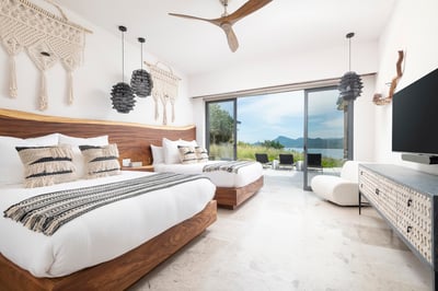 Luxury Villa Photo #19