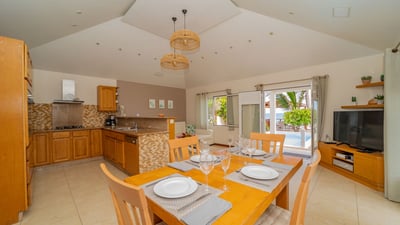 Luxury Villa Photo #15