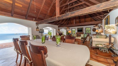 Kitchen & Dining Area