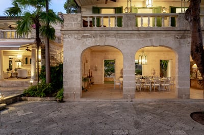 Luxury Villa Photo #4
