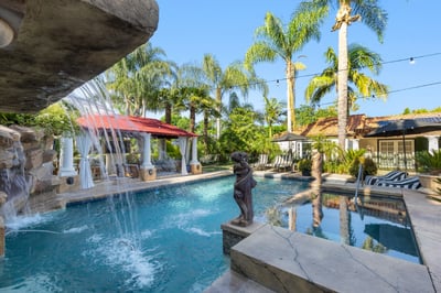 Luxury Villa Photo #4