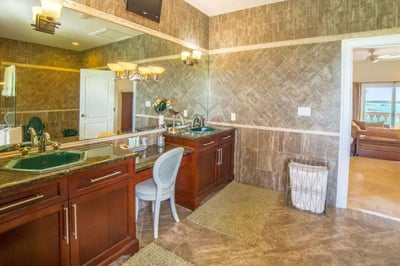 Luxury Villa Photo #15