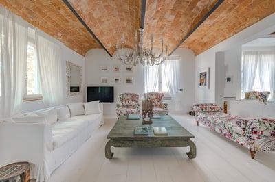 Luxury Villa Photo #25