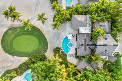 Luxury Villa Photo #3