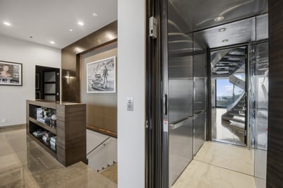 Luxury Villa Photo #46