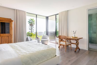 Luxury Villa Photo #32