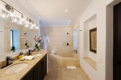 Luxury Villa Photo #41