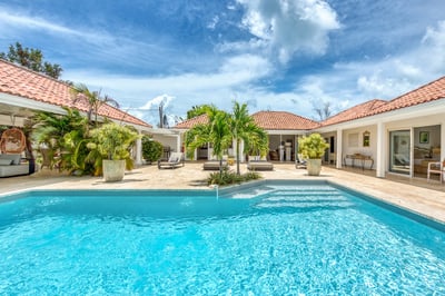 Luxury Villa Photo #6