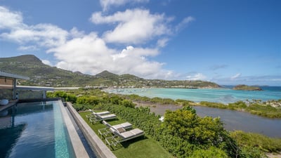Luxury Villa Photo #4