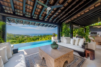 Luxury Villa Photo #9