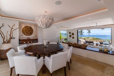Luxury Villa Photo #16