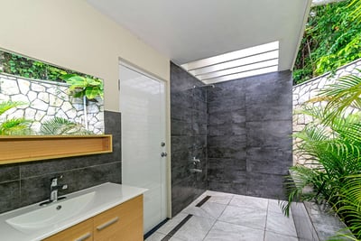 Luxury Villa Photo #28