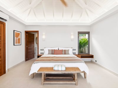 Luxury Villa Photo #45